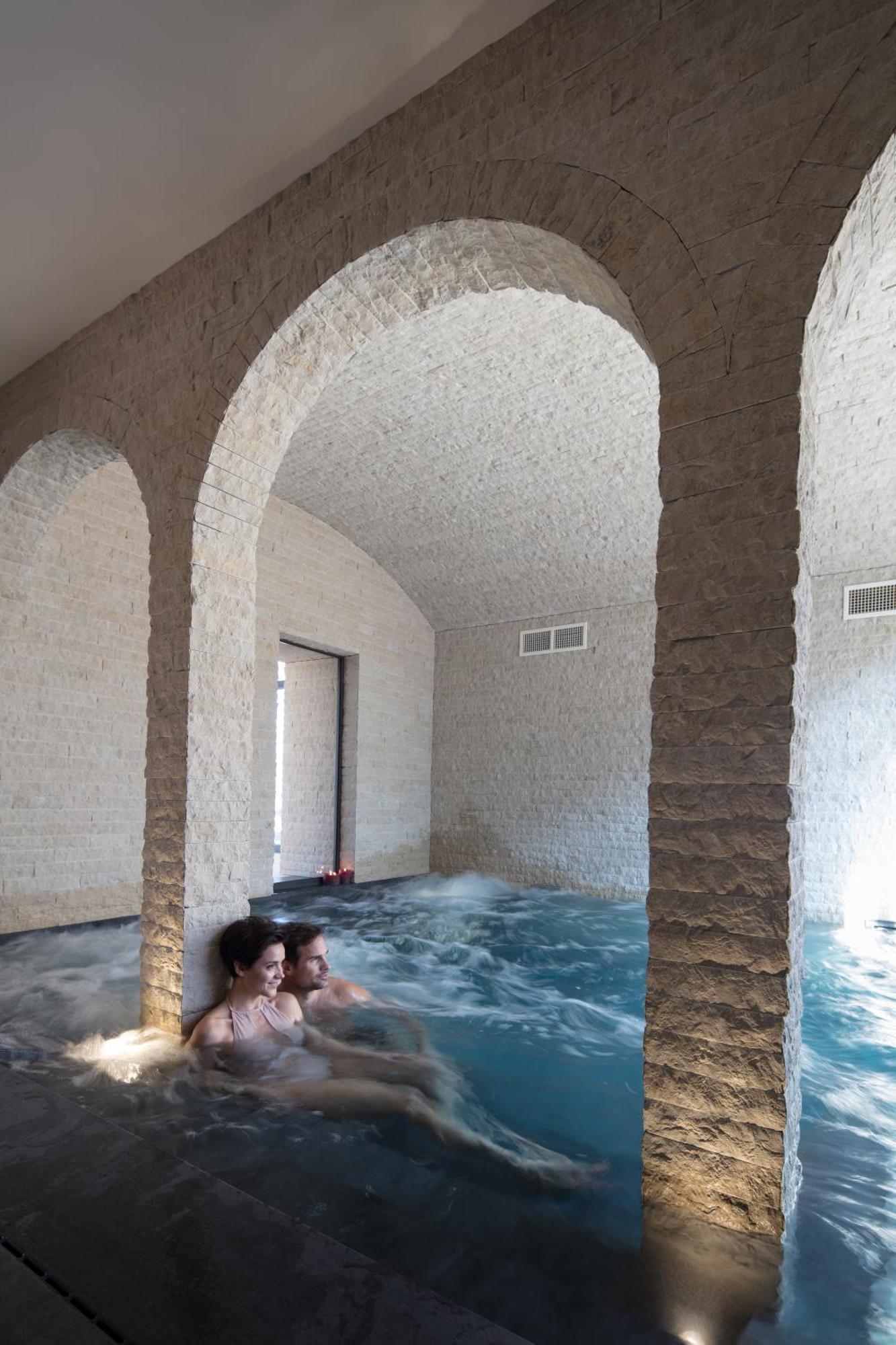 Domaine Du Kaegy - Hebergements 5 Etoiles Steinbrunn-le-Bas Dış mekan fotoğraf